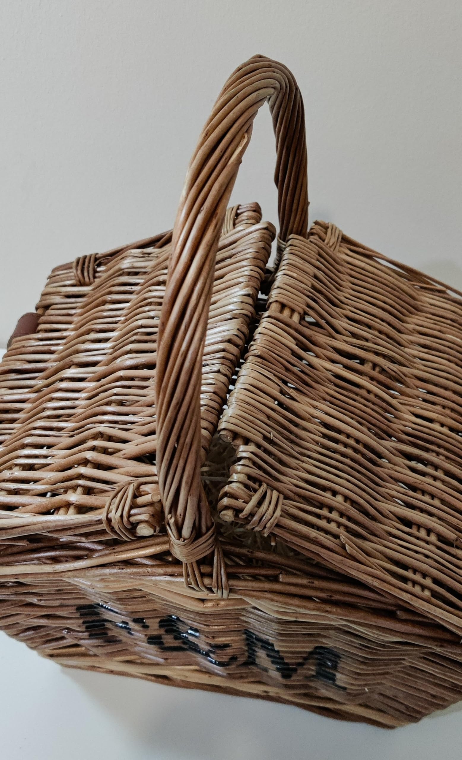 Fortnum & Mason Wicker Hamper Basket with Earl Grey Shortbread
